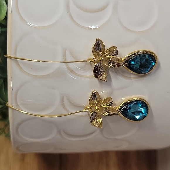 LILY TOPAZ LONG DROP EARRINGS - Picture 6 of 9